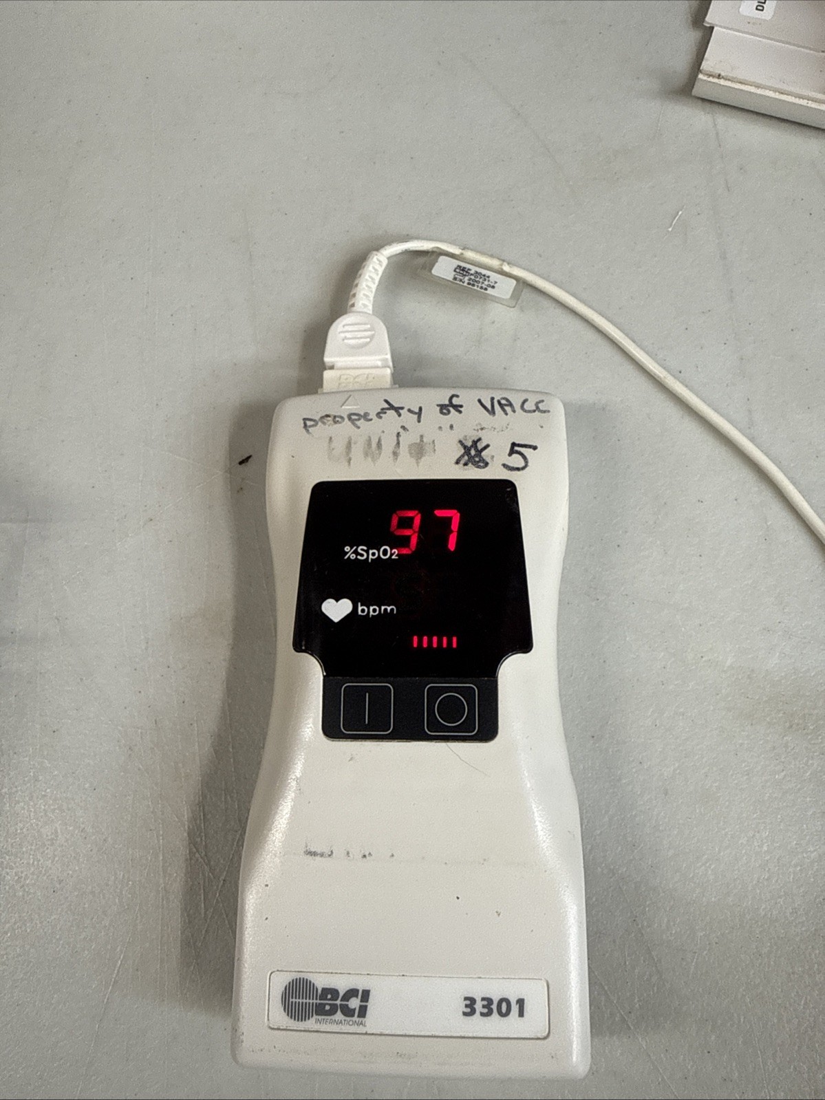 BCI 3301 Handheld Pulse OXIMETER with Reuseable SENSOR Tested and Working