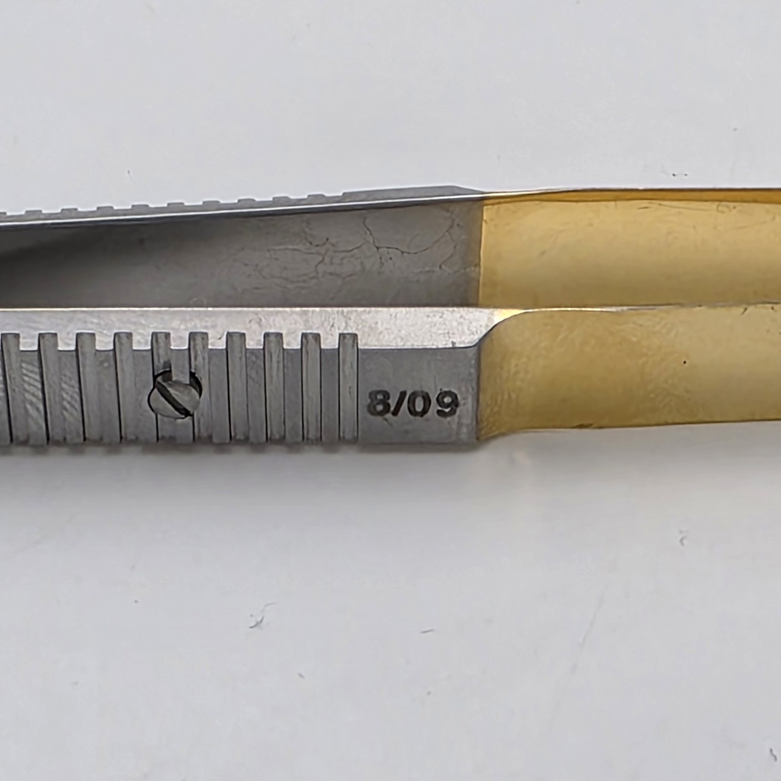 BOSS INSTRUMENTS 50-1444 STRAIGHT CASTROVIEJO GATOR-GRIP HOLDER WITH LOCK