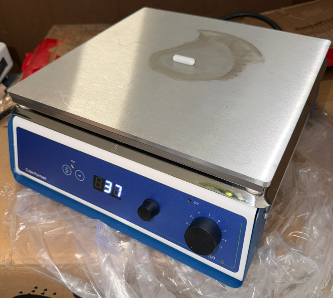 Cole-Parmer 04807-79 SHP-200D-L-S Digital Stirring Hot Plate 12″ 120V