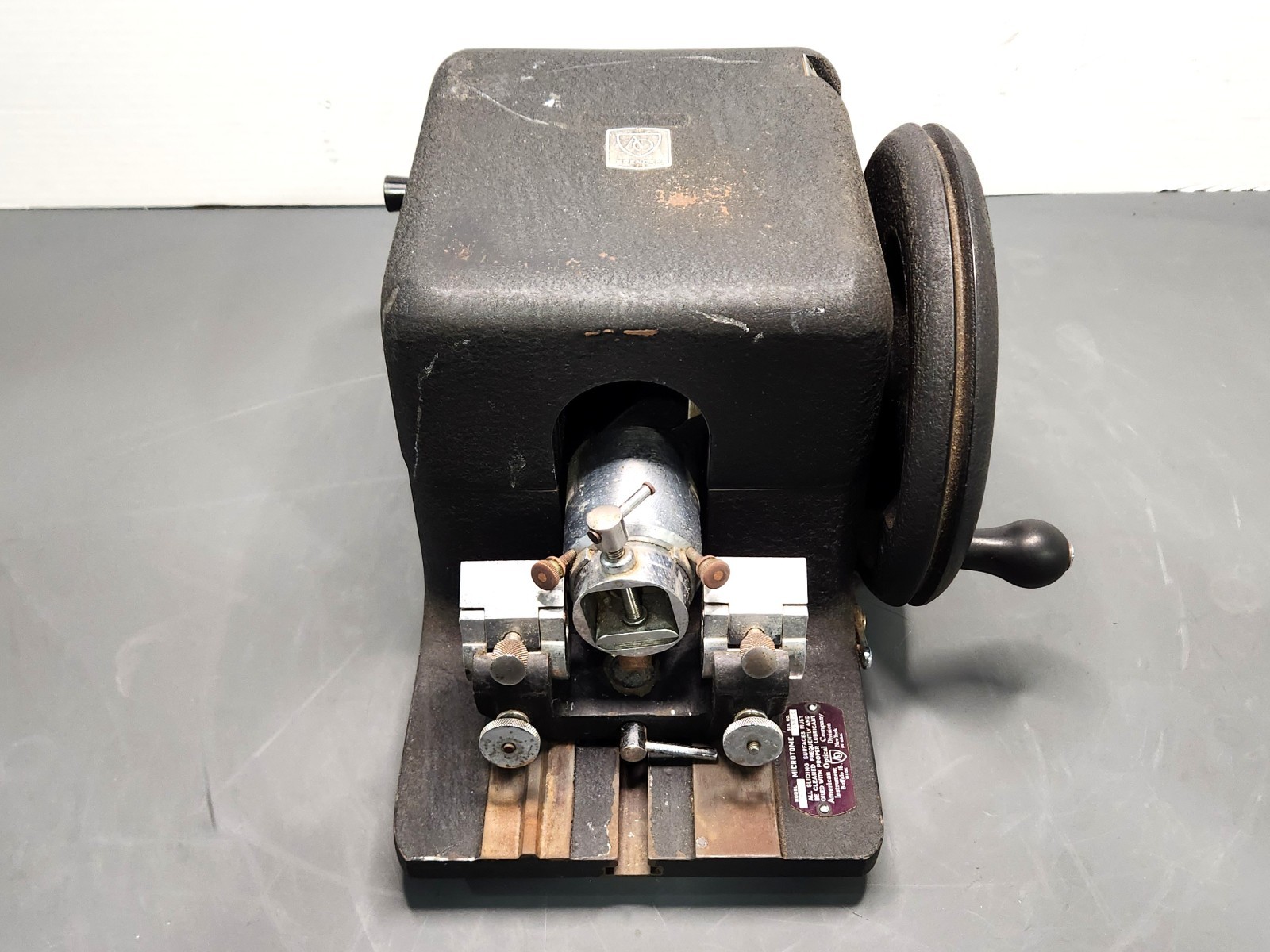 American Optical Company Precision Rotary Spencer Microtome 820 Untested