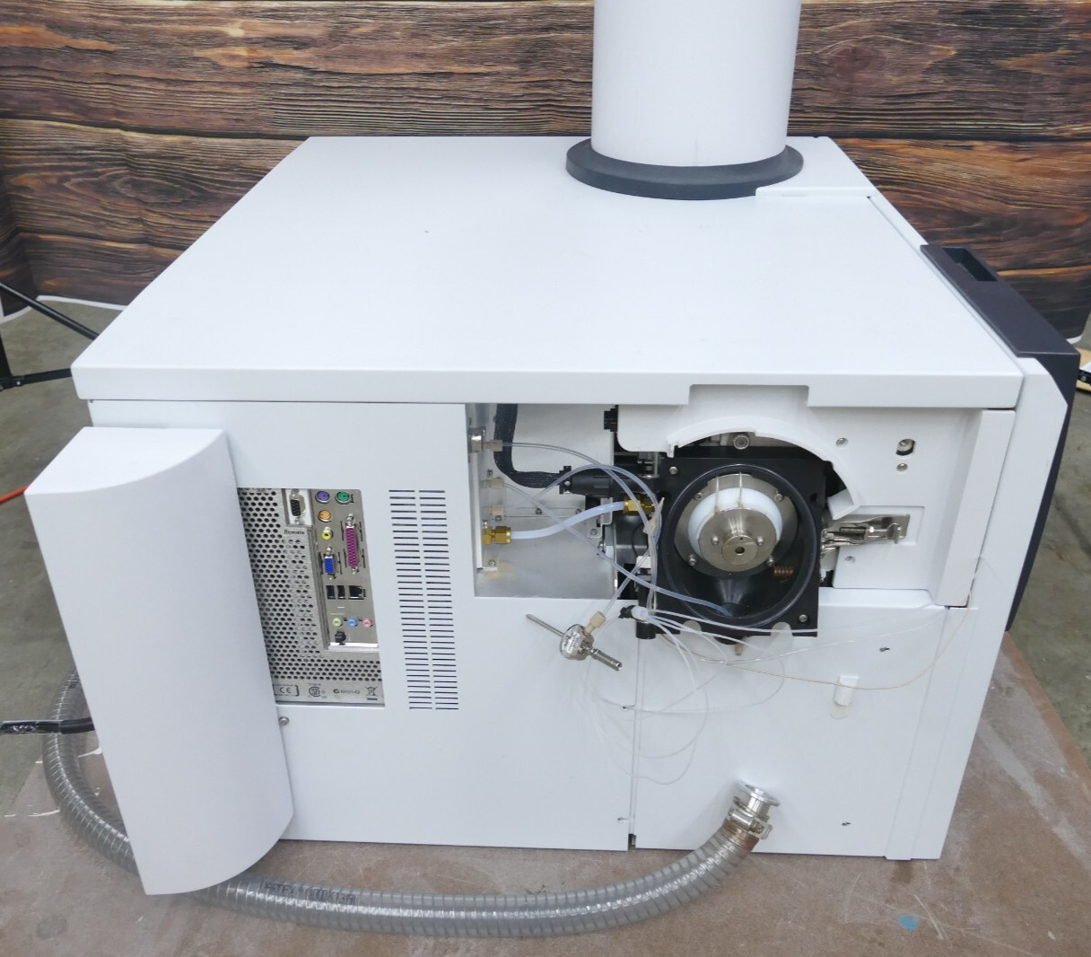 Agilent 6224/G6224A TOF LC/MS Mass Spectrometer (see power on video)
