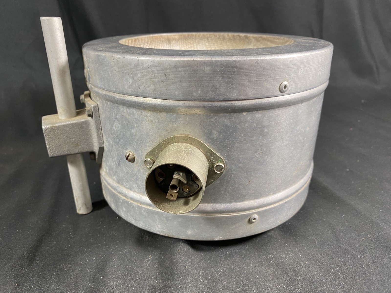 GLAS-COL 1 Liter 115 Volts 380 Watt Aluminum Housed Heating Mantle 100B TM108