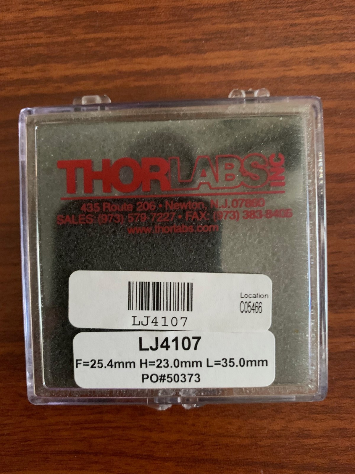 THORLABS LJ4107 Plano-Convex Cylindrical Lens, UVFS, L=35 mm, H=23 mm, New