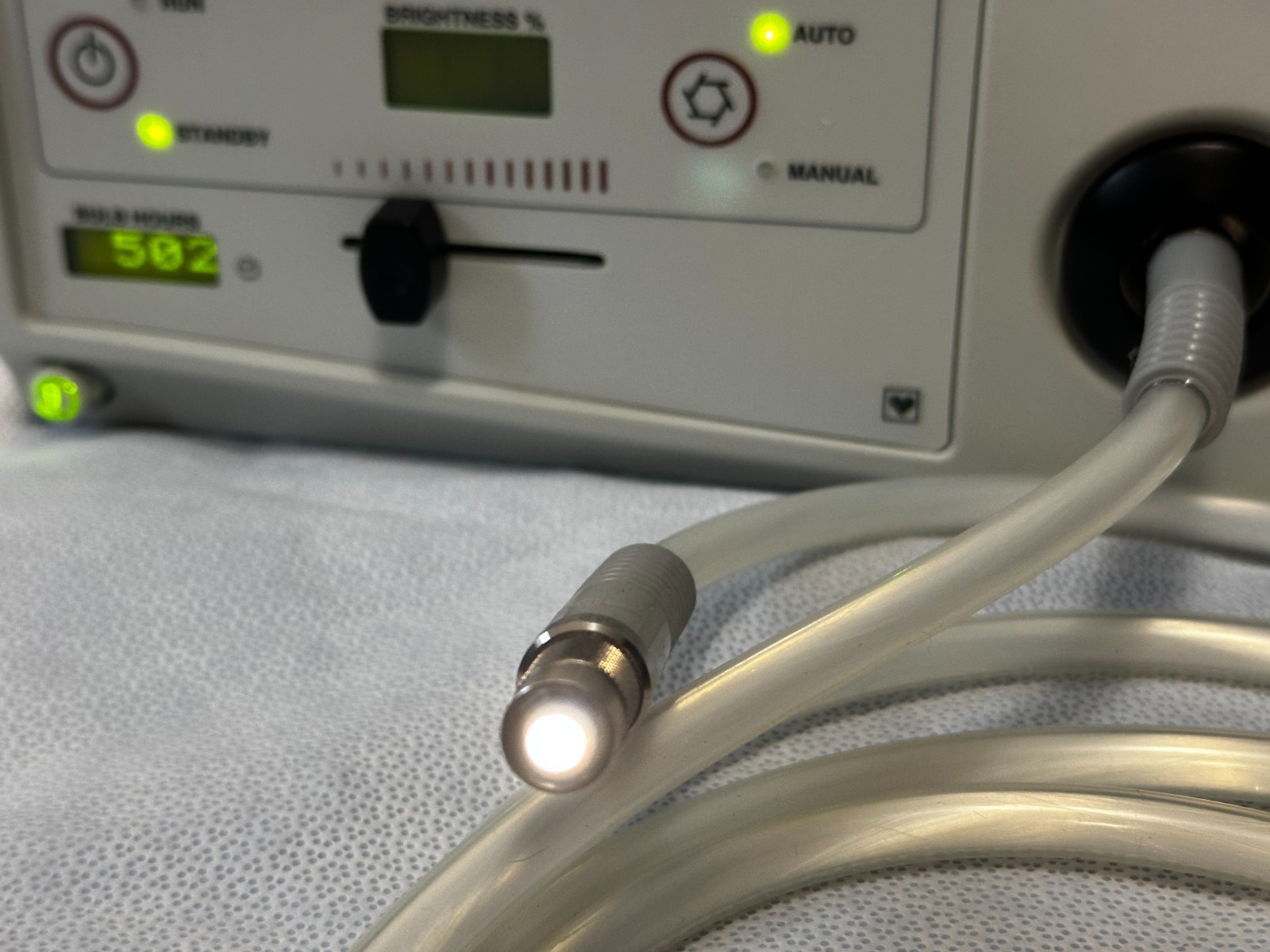 Stryker X7000 Light Source – Tested – Excellent