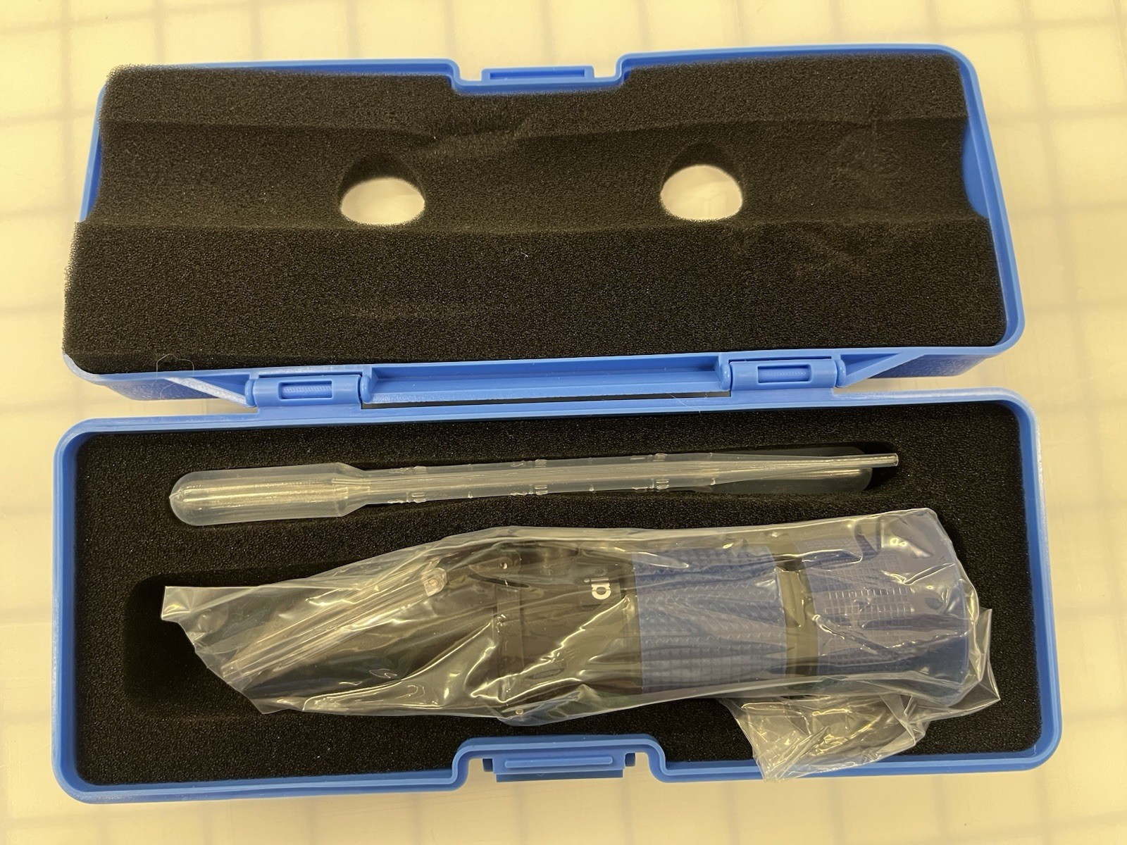 Aichose 0-80% Brix Refractometer With Case And Accessories
